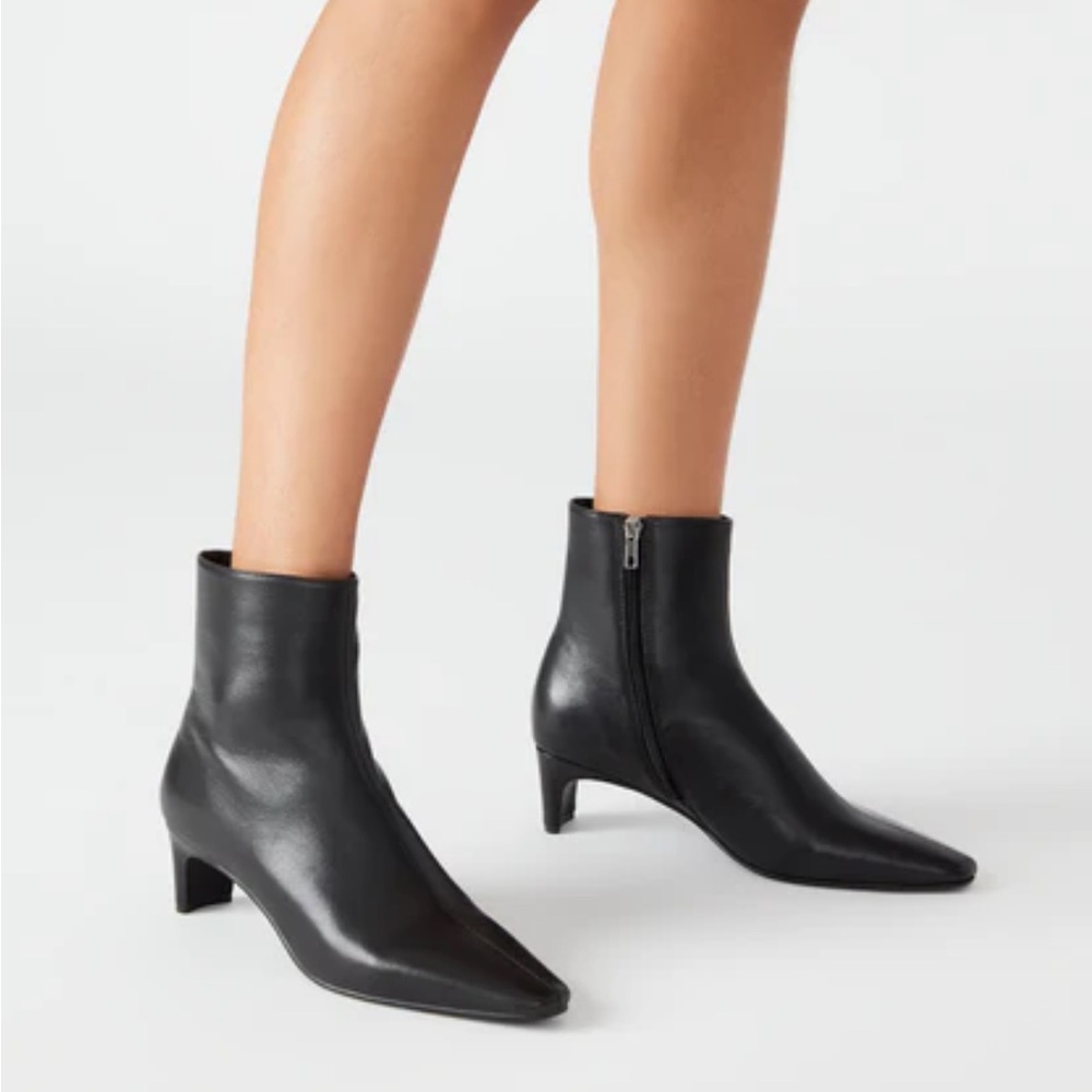 Steve Madden Delvie Black Leather Boots size 7